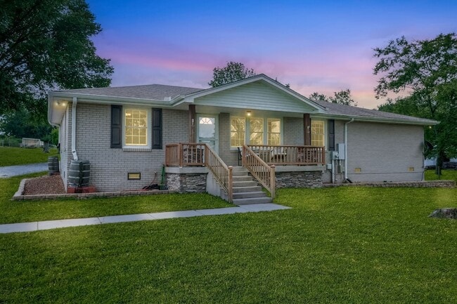 Photo - 864 Greenwood Rd