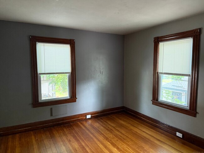 Photo - 7 McConn Ave