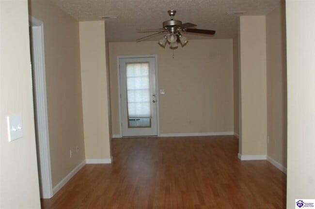 Photo - 118 Darby Woods Ct