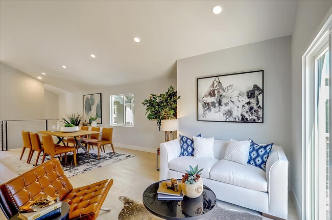 Photo - 914 Everett Ave