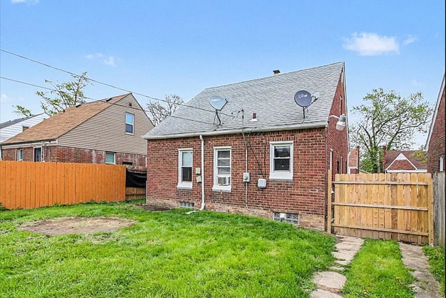 Photo - 16731 Biltmore St