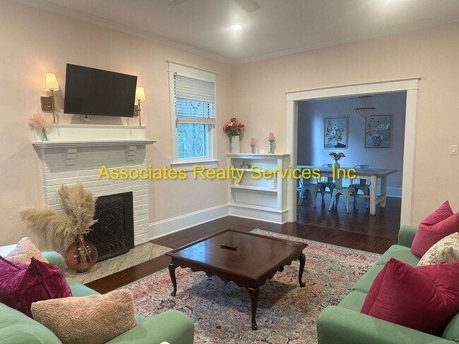 Photo - Totally Remodeled Vintage Home - FULLY FURNISHED!!!