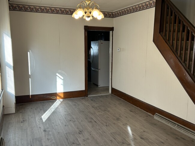 Dining Room - 305 Howard St Apartments