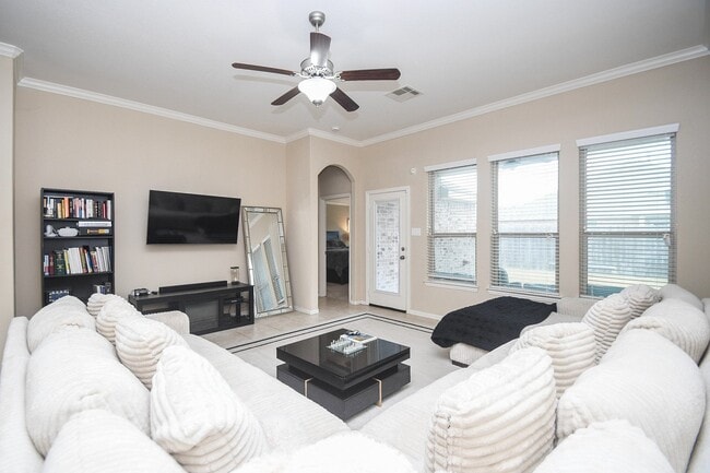 Photo - 20415 Kittredge Dr