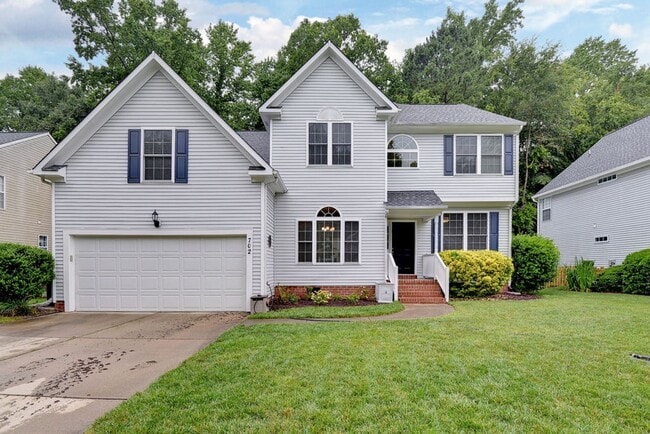 Building Photo - Spacious Home on Wooded Lot!