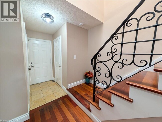 Photo - 34 Dynasty Ave