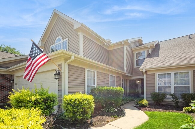 Building Photo - 707 Clover Hill Ct