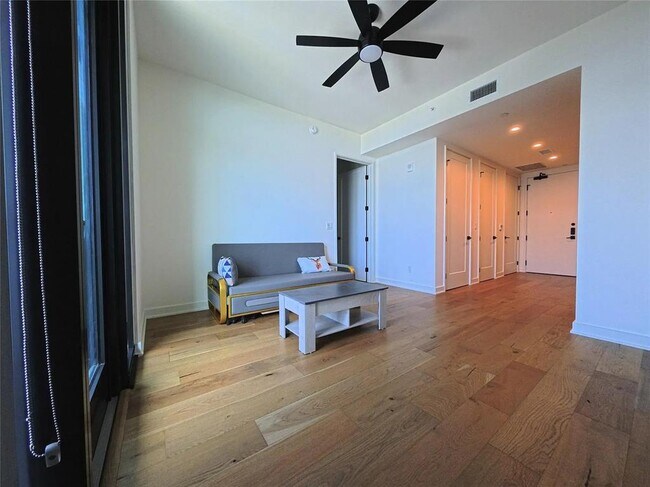 Photo - 84 East Ave Unit 3808