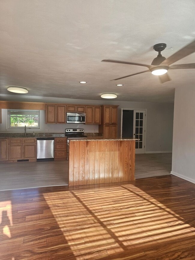 Photo - 1068 Sharon Dr