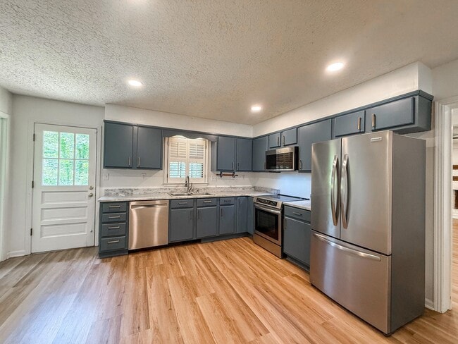 Photo - 1695 Old Mill Rd