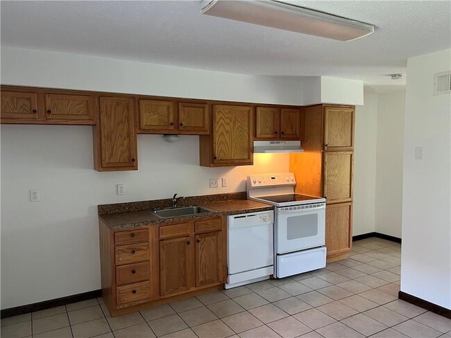 824 Early St Unit 1