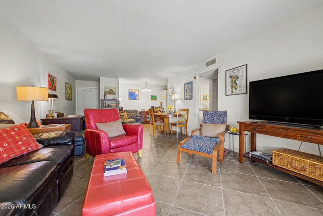 Building Photo - 7350 N Vía Paseo Del Sur Unit O110