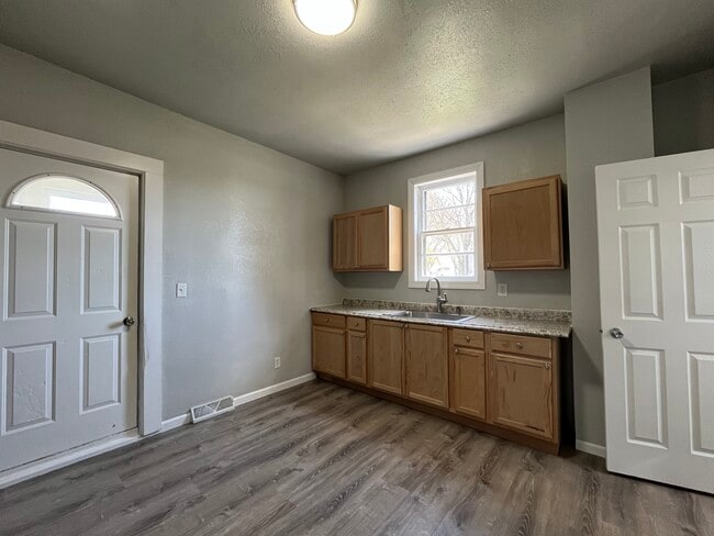 Photo - 1945 N 15th St Unidad Lower