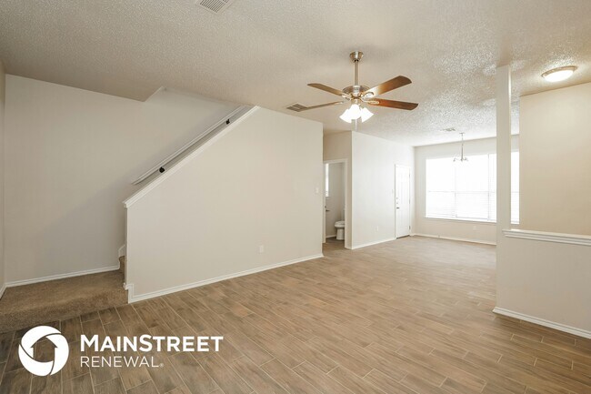 Photo - 1409 Hackamore St