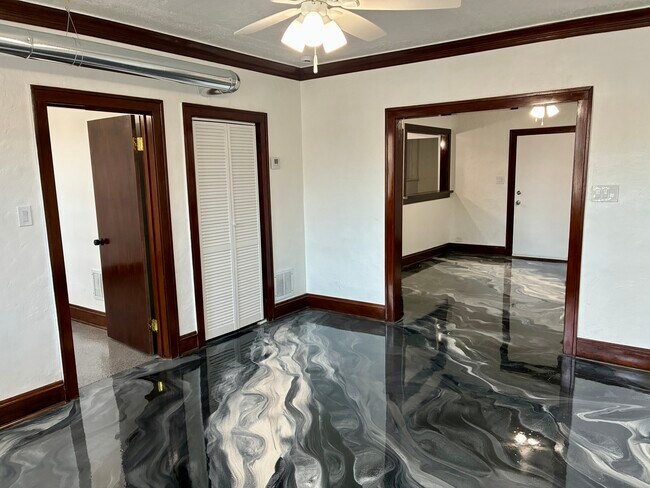 Photo - 5215 W Potomac Ave Unidad B