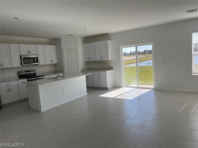 Photo - 19550 Fairhill Ct