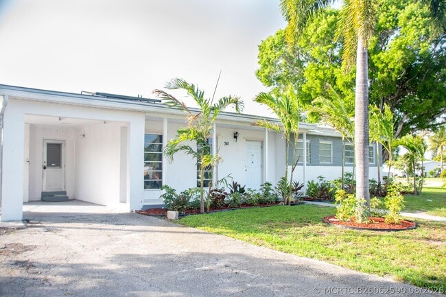 Building Photo - 341 Henthorne Dr