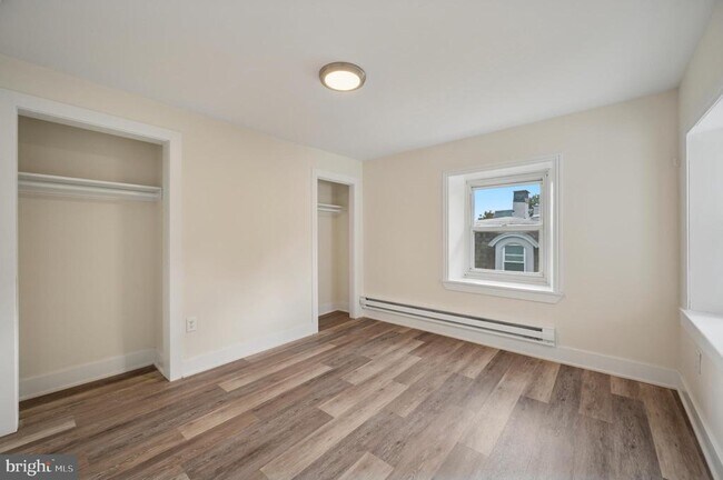 Photo - 111 W Queen Ln Unit 3F