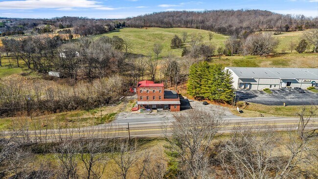 Photo - 664 E Meeting St