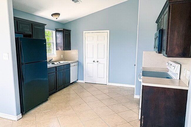 Photo - 1040 Darst Rd