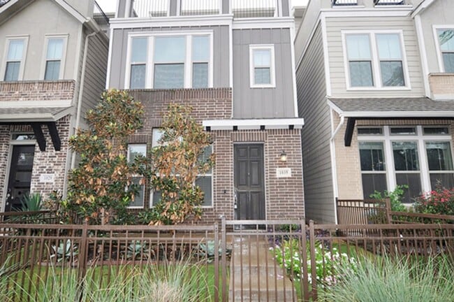 Building Photo - Trinity Grove ~ Skyline Views! Rental