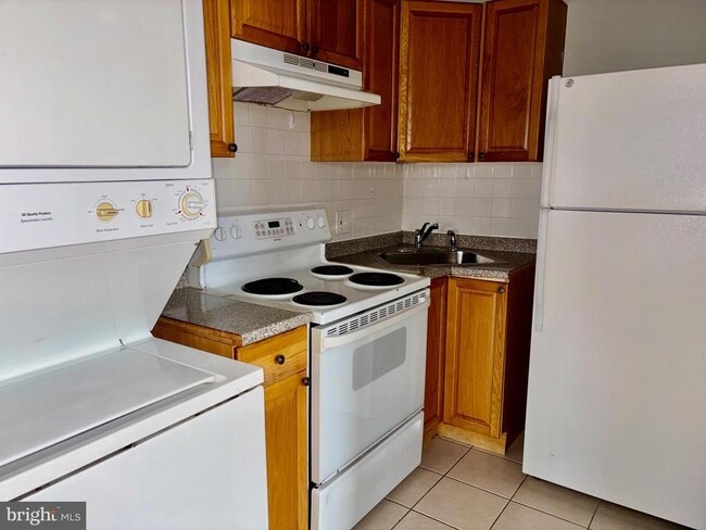 Building Photo - 2635 E Lehigh Ave Unit 3 Rental