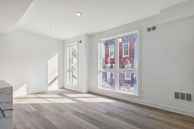 Photo - 2550 N Hope St Unit 1