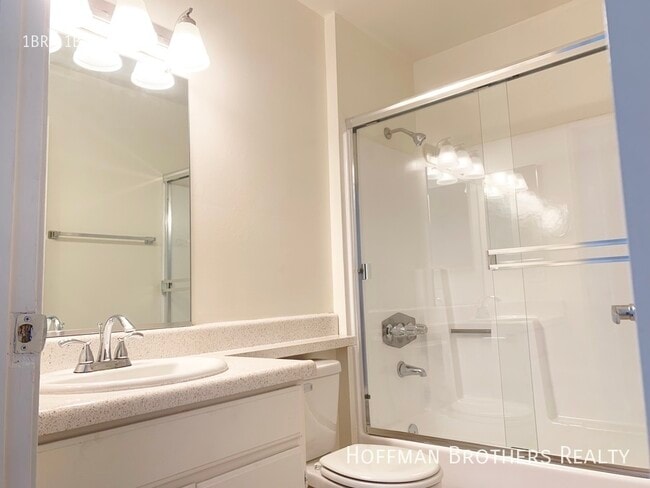 Photo - 3130 Bagley Ave Unidad 102