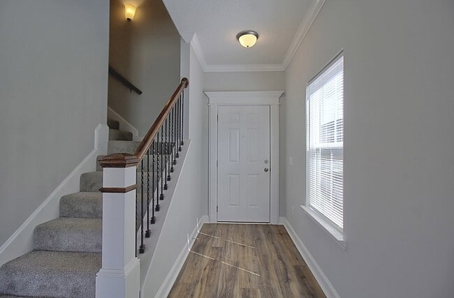 Photo - 554 Fairview Cir