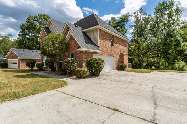 Building Photo - 5780 Carriage Hills Dr Rental