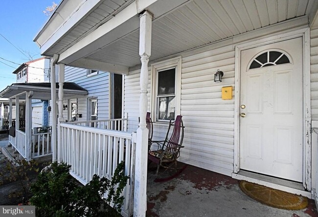 Building Photo - 2 High St