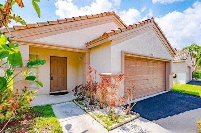 Building Photo - 1530 Canary Island Dr