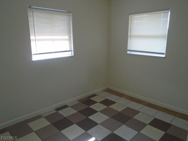 Photo - 5522 Second Ave