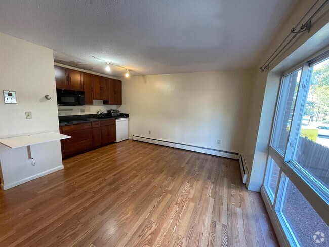 Building Photo - 2595 Massachusetts Ave Unit 4 Rental