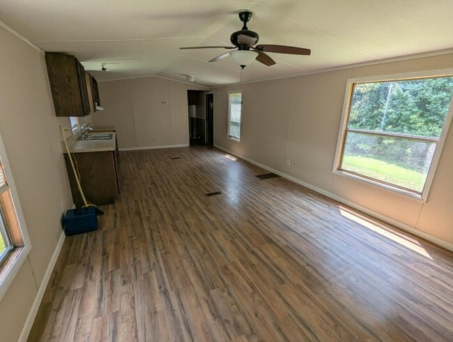 Building Photo - 113 Goheels Dr