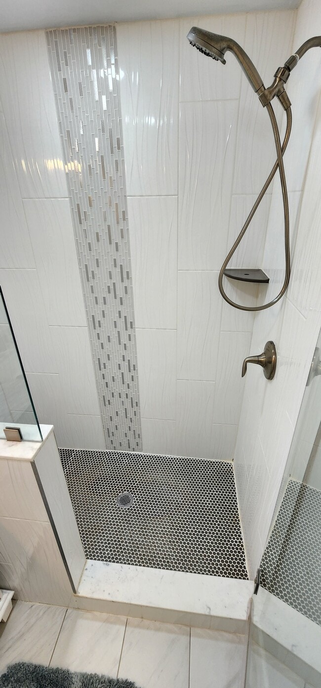 Photo - 601 Heritage Ln