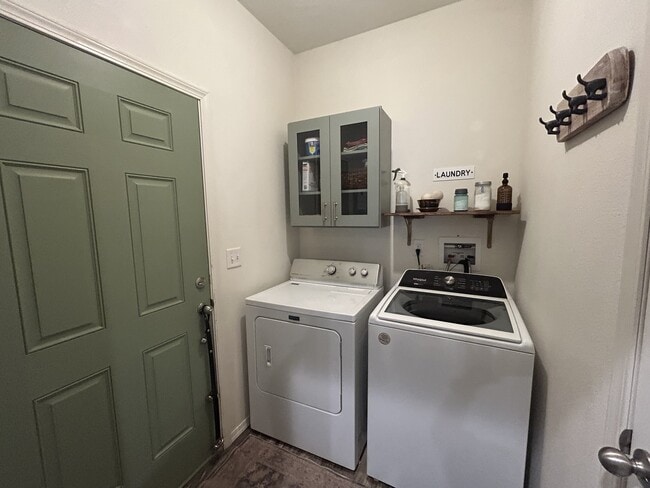 Photo - 571 E Timberlake Dr