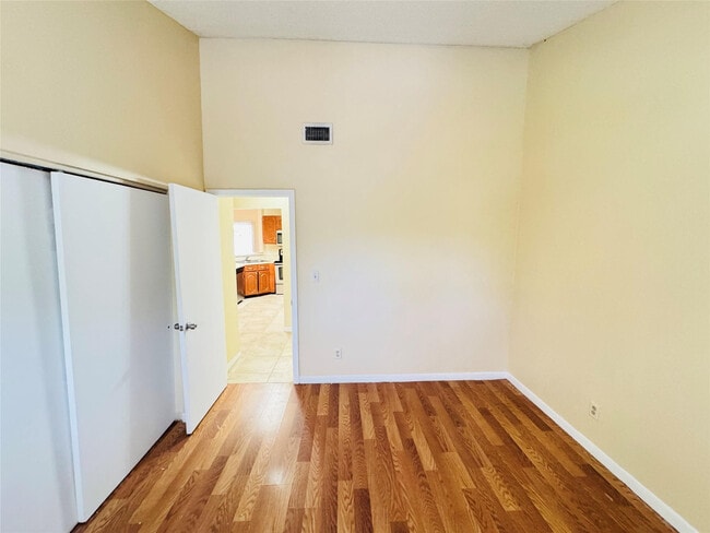 Photo - 3449 NW 44th St Unit 202