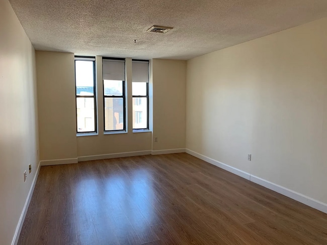 Building Photo - 1126 Boylston St Unit 309 Rental