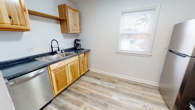 Photo - 301 7th St SW Unit B