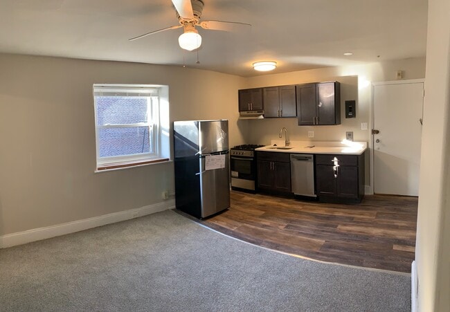 Building Photo - 4412 Osage Ave Unit 3R