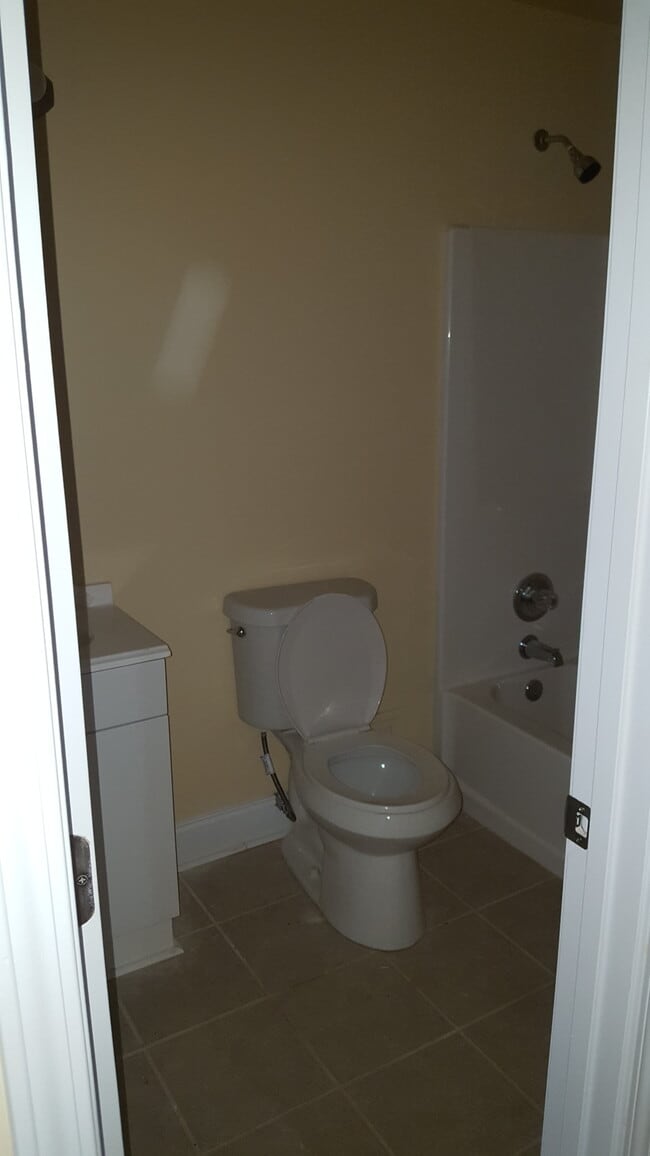 Building Photo - 2628 Wren Cir