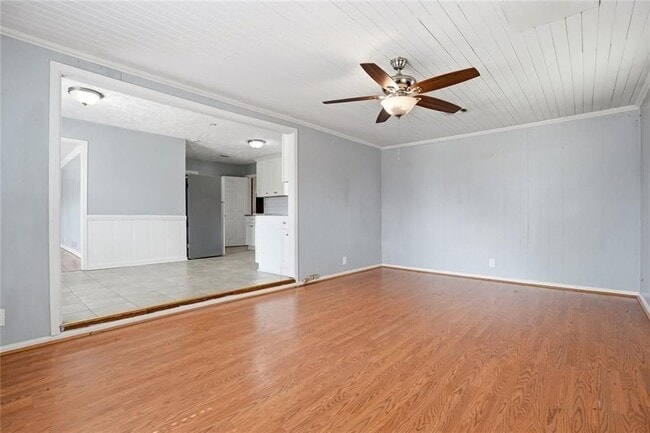 Photo - 5205-5205 Five Forks Trickum Rd SW