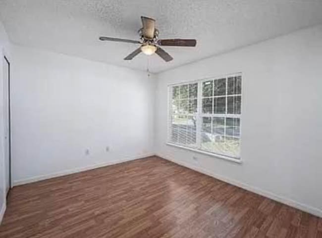 Photo - 17406 Woodcrest Way
