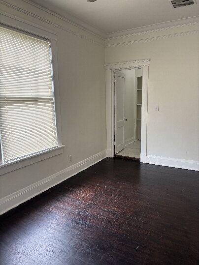 Photo - "3-Bedroom Home on Glenview Avenue with Spacious Layout and 2 Full Baths!"