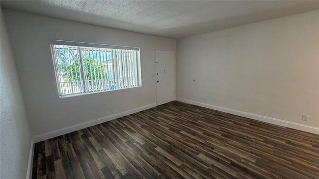Photo - 344 SE 11th Ave Unidad 15