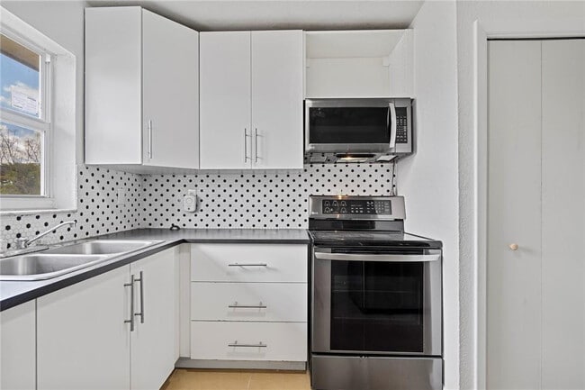 Photo - 3100 Coral Springs Dr