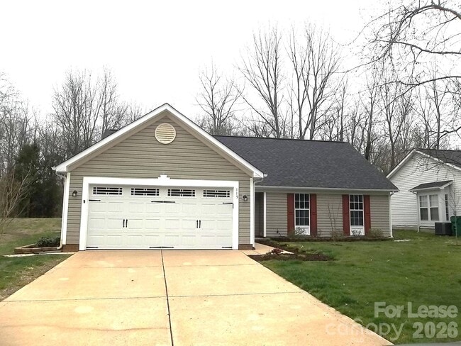 Photo - 115 W Bank Dr