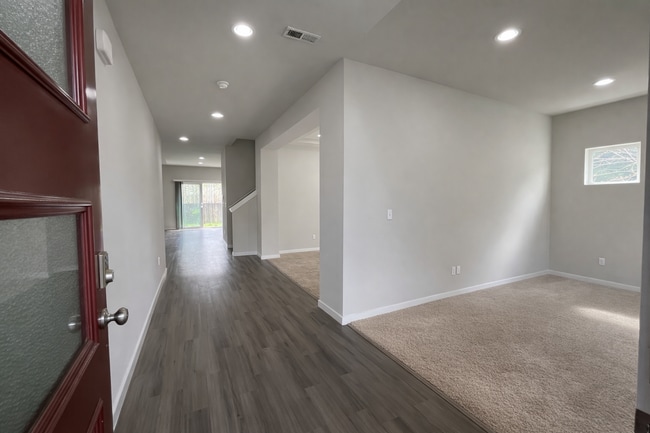 Photo - Spacious 4-Bedroom Home with Balcony and Fenced Yard in Marysville