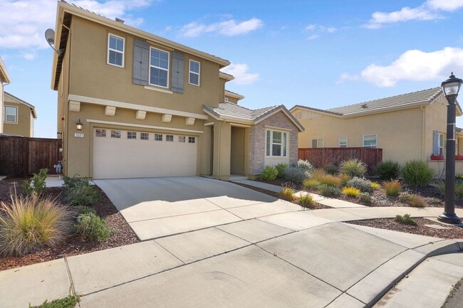 Photo - Beautiful home in desirable Spring Lake community Woodland